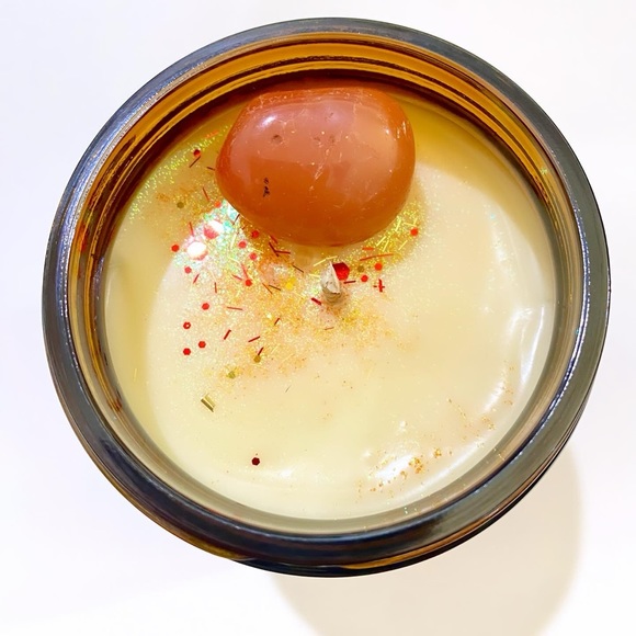 Carnelian Crystal Candle | Soy Wax | Vegan - Picture 3 of 5